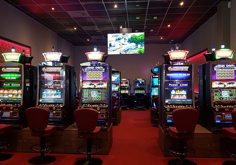 Automatensalon im WINWIN Wien Prater II mit Blick auf die Novomatic-VLTs. 